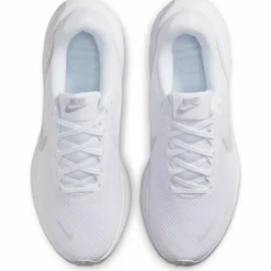 Nike · REVOLUTION 8