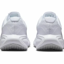 Nike · REVOLUTION 8
