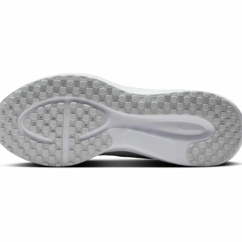 Nike · REVOLUTION 8