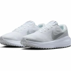 Nike · REVOLUTION 8