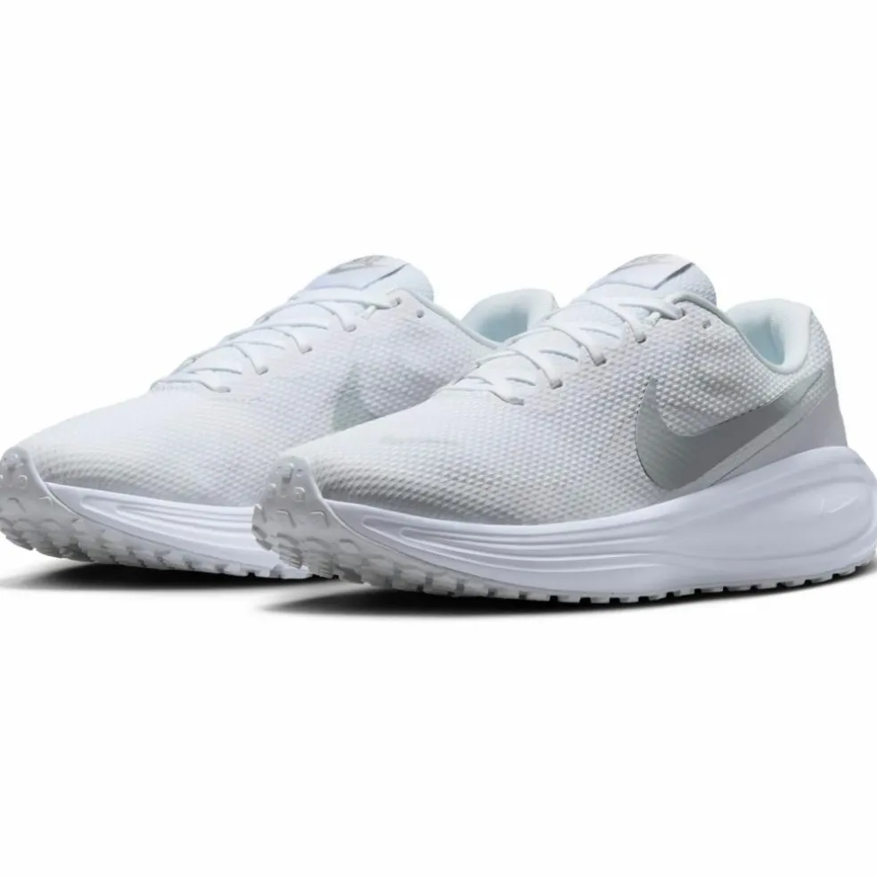 Nike · REVOLUTION 8