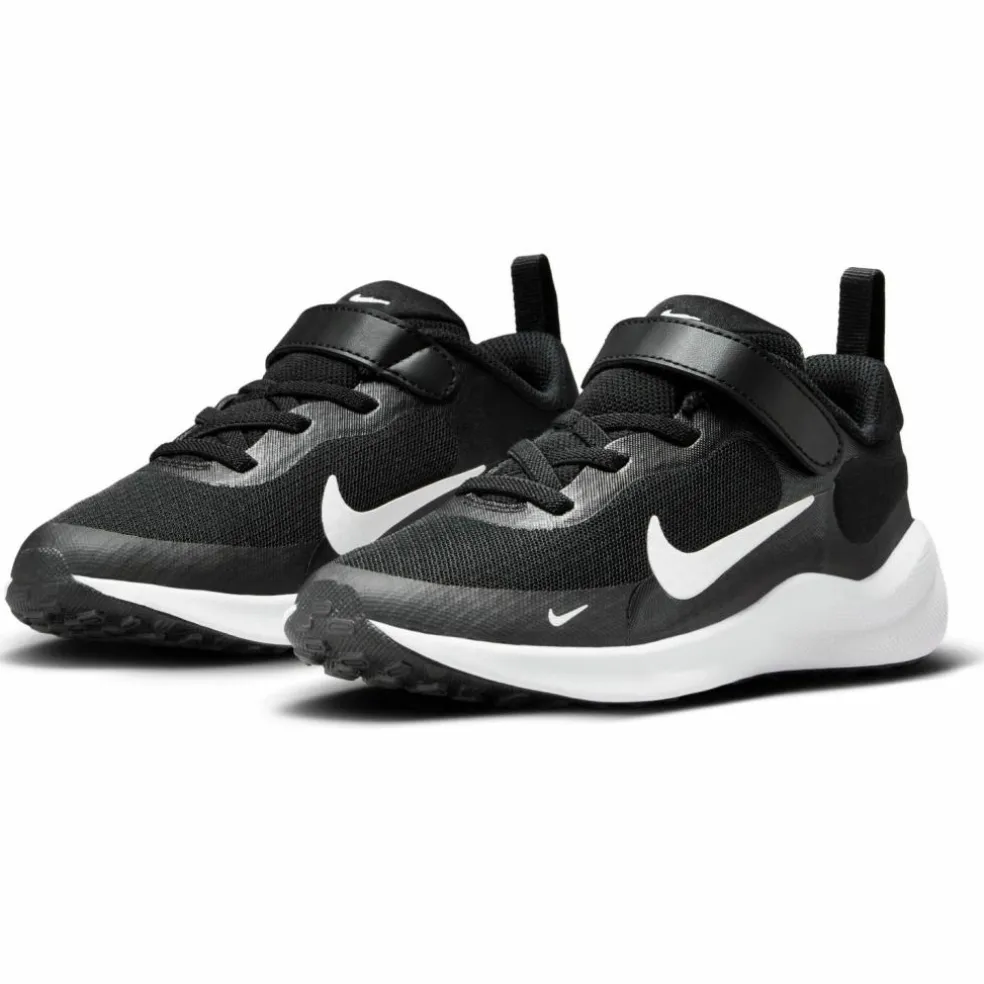 Nike · Revolution 7