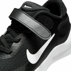 Nike · Revolution 7