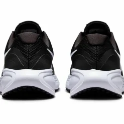 Nike · REVOLUTION 8