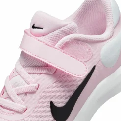 Nike · Revolution 7