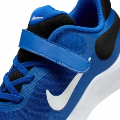 Nike · Revolution 7