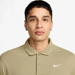 Nike · Solid