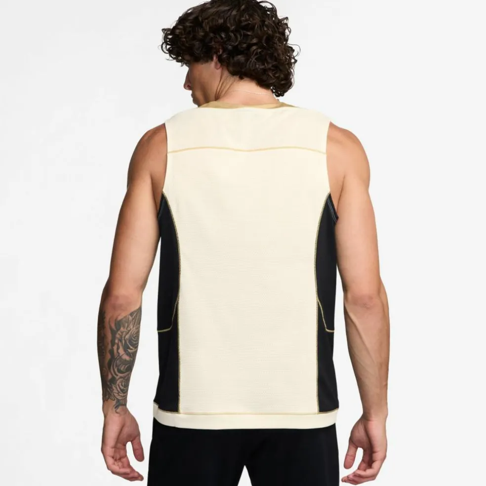 Nike · Strike-