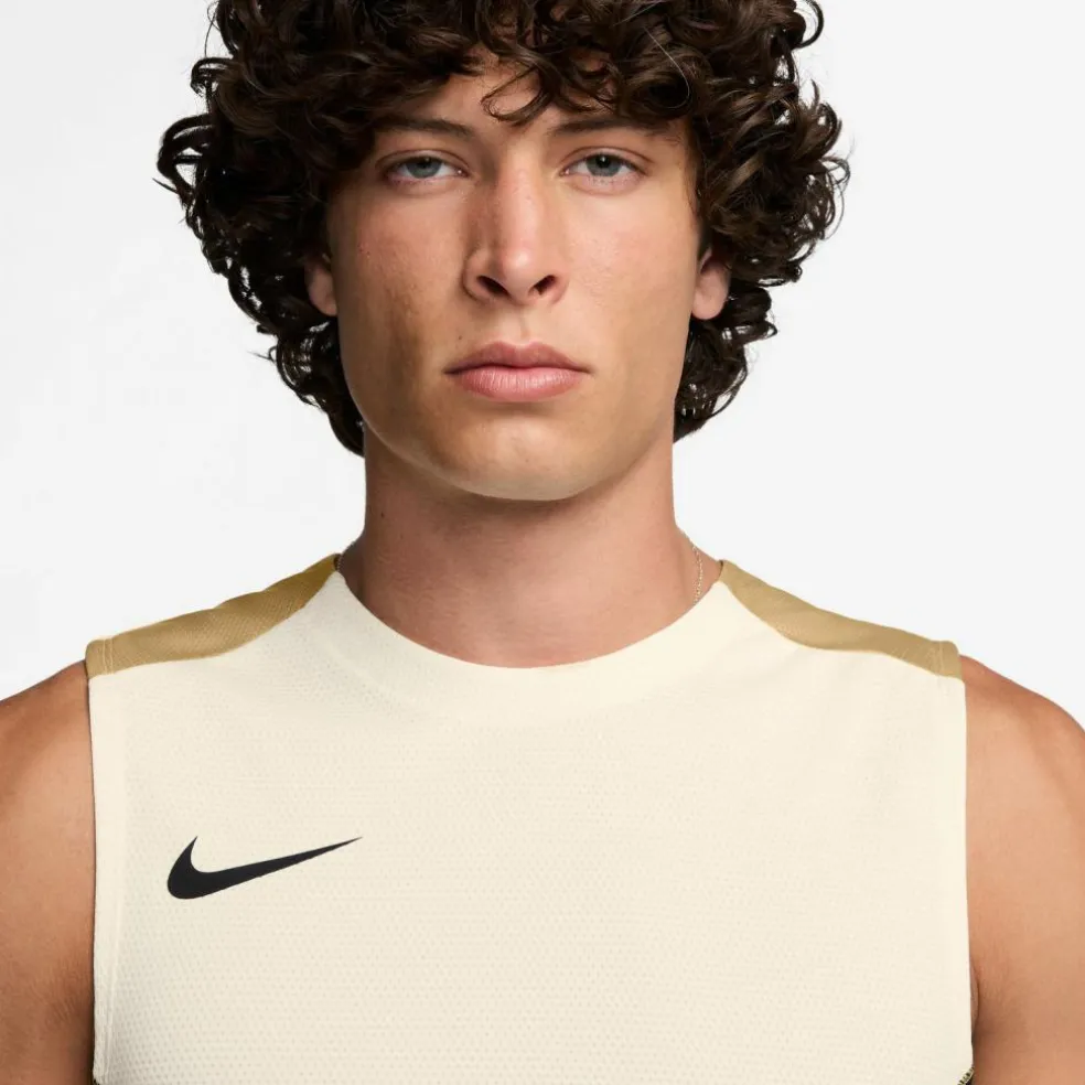 Nike · Strike-