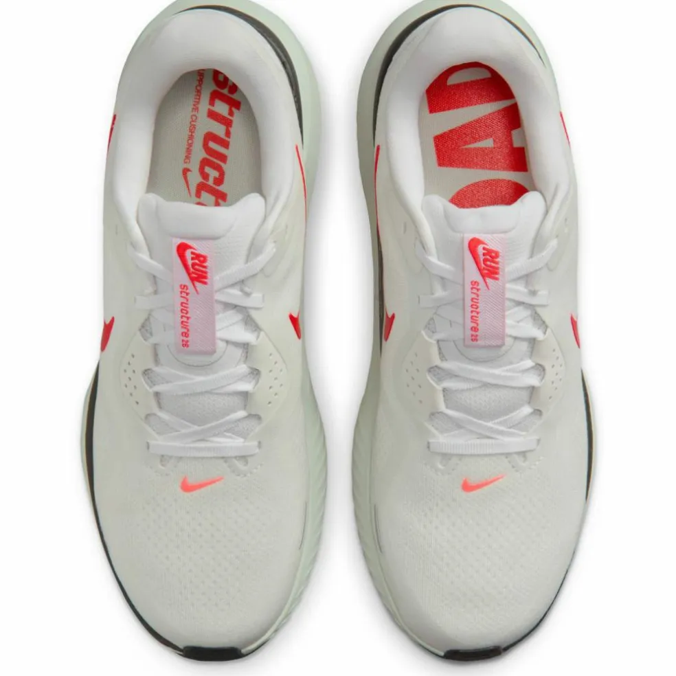 Nike · STRUCTURE 26