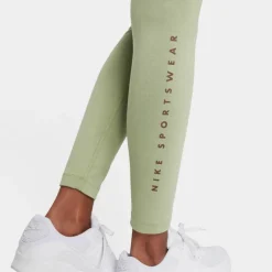 Nike · Swoosh