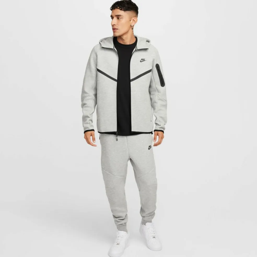 Nike · Tech Fleece