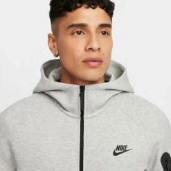 Nike · Tech Fleece