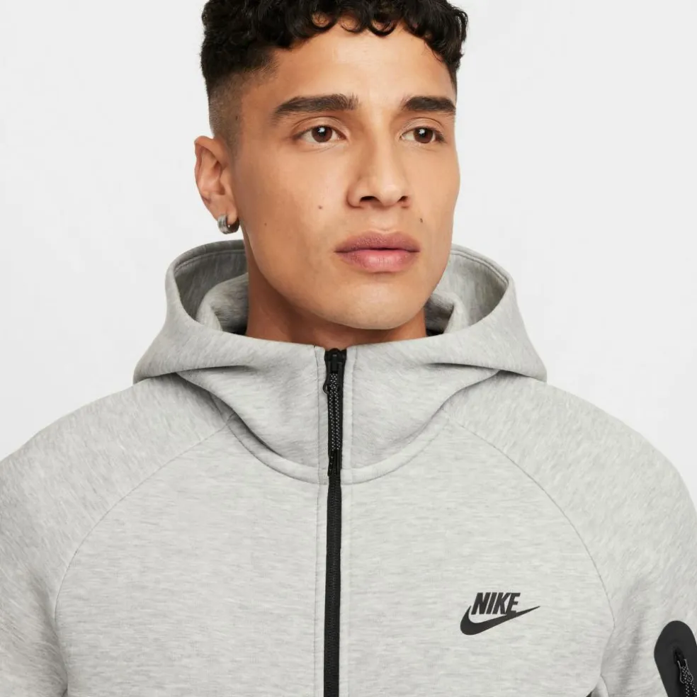 Nike · Tech Fleece