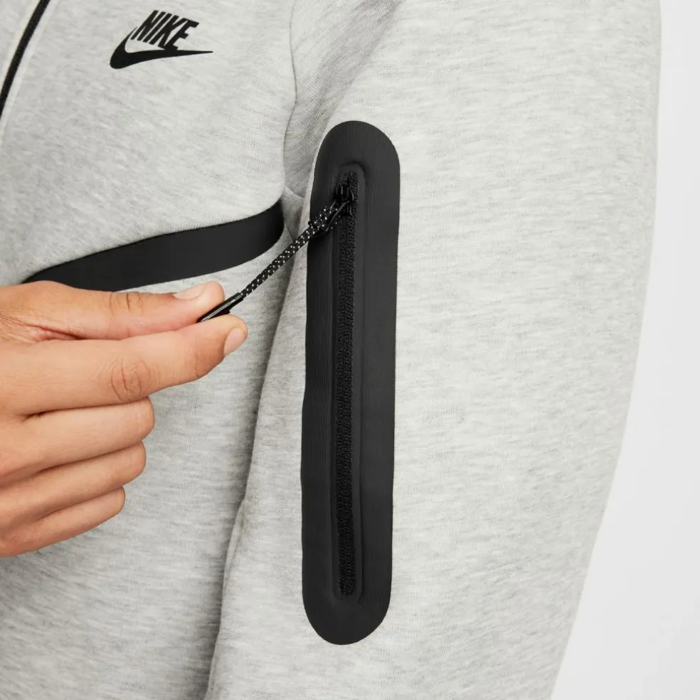 Nike · Tech Fleece
