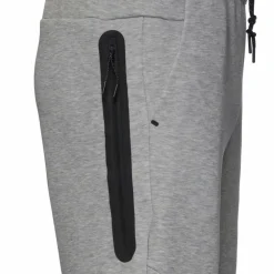 Nike · Tech Fleece