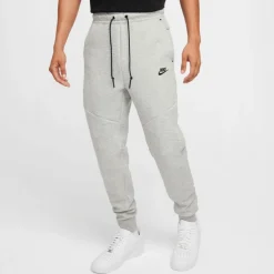 Nike · Tech Fleece