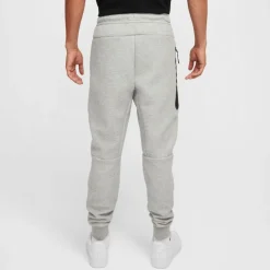 Nike · Tech Fleece
