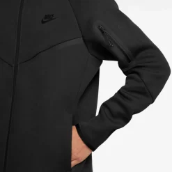 Nike · Tech Fleece
