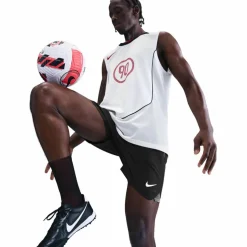 Nike · Total90