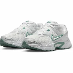 Nike · V5 RNR