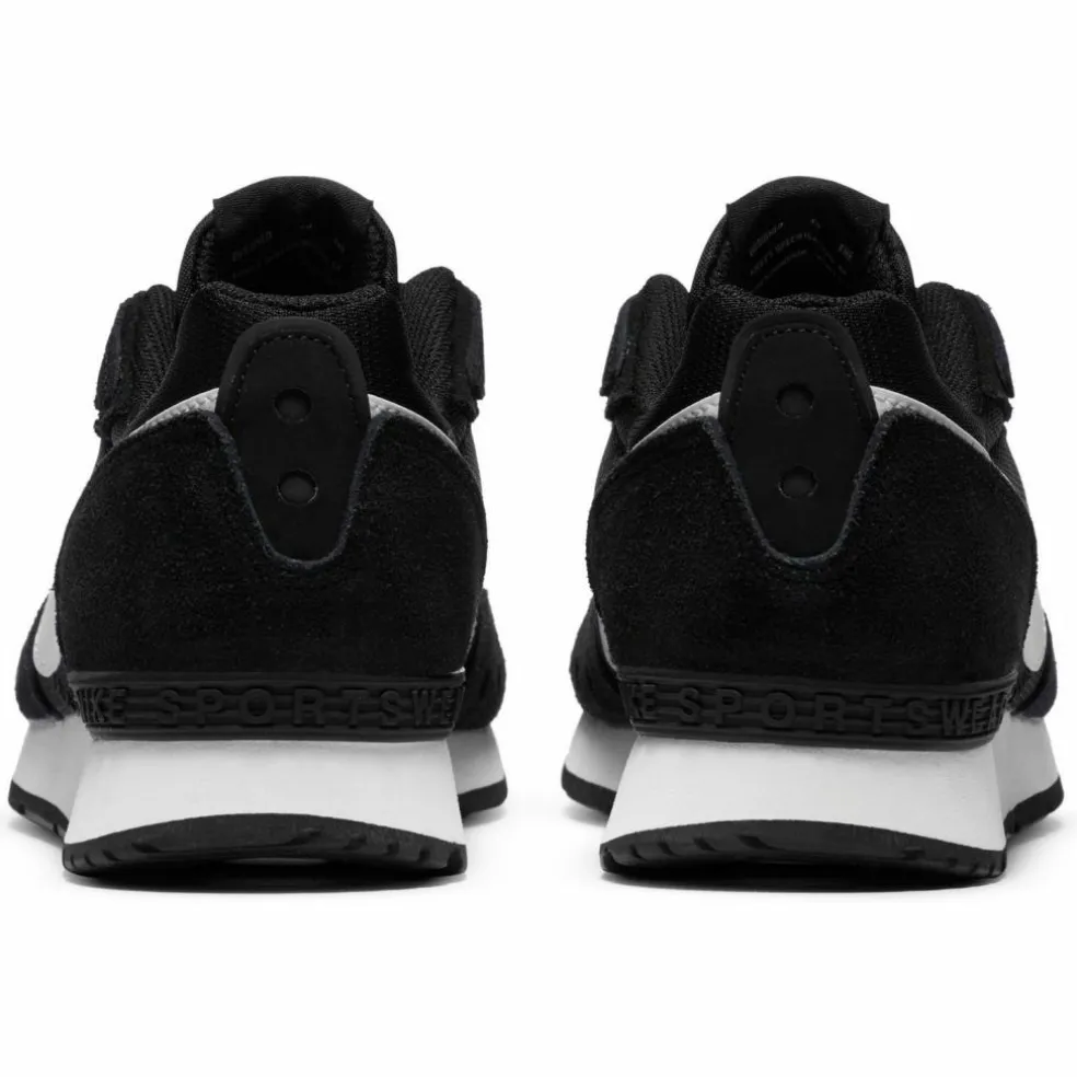 Nike · Venture Runner