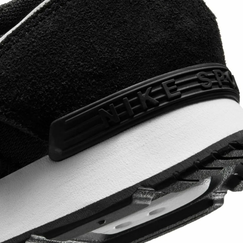 Nike · Venture Runner