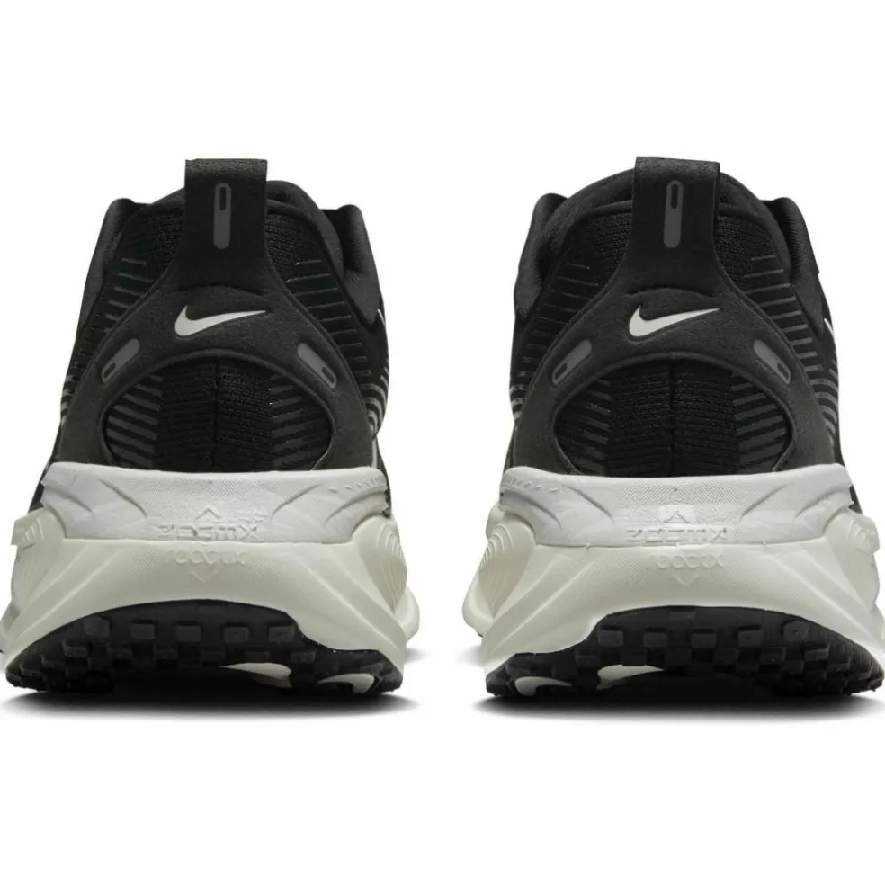 Nike · Vomero 18