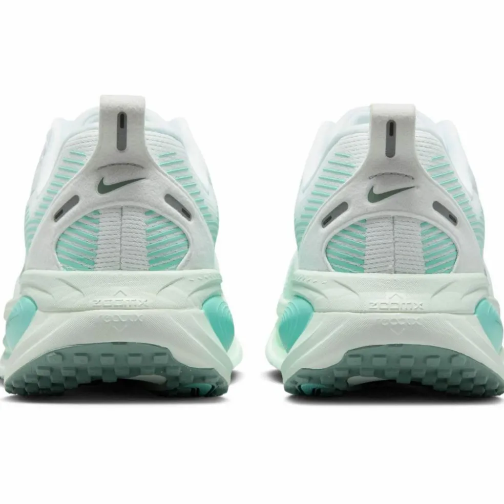 Nike · VOMERO 18