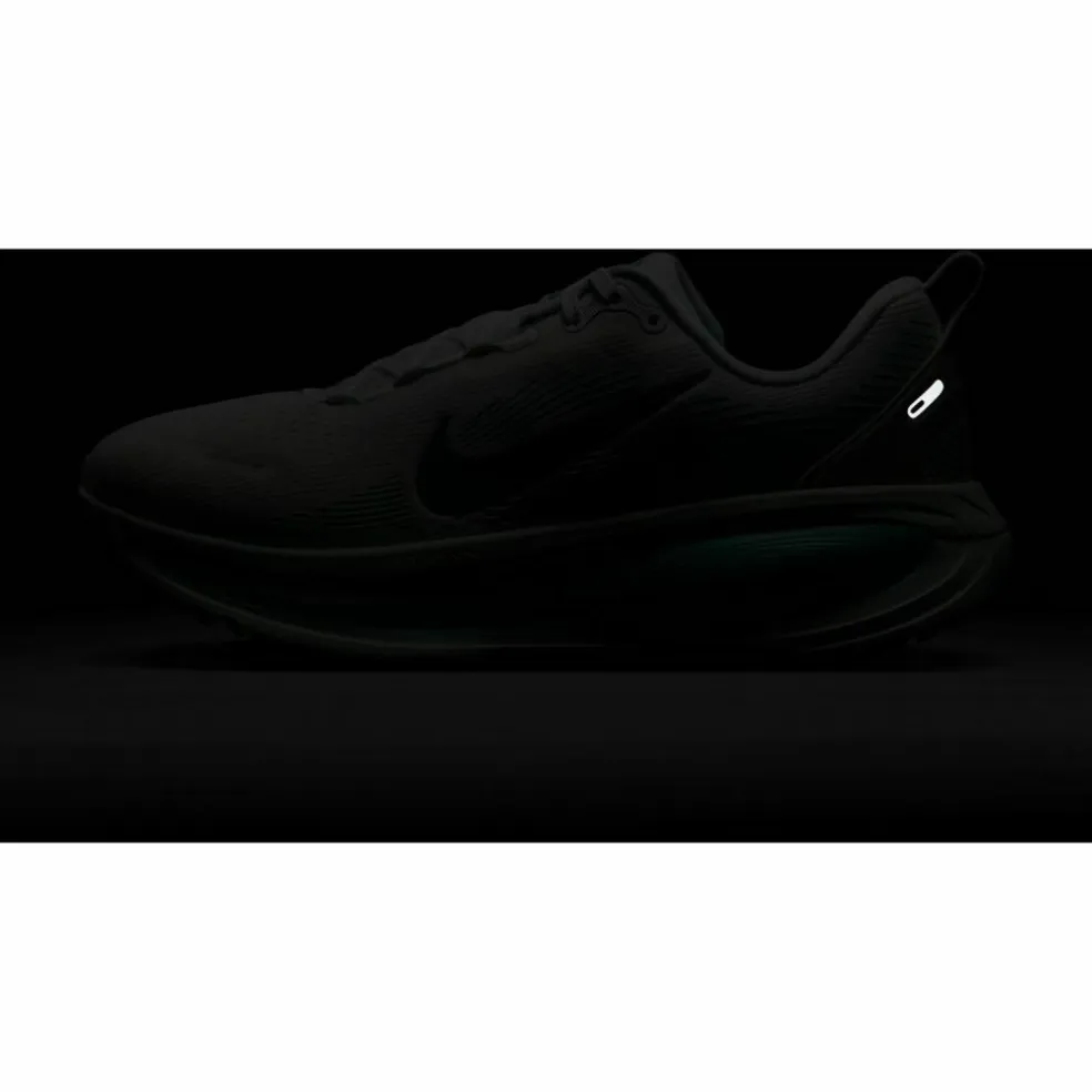 Nike · VOMERO 18