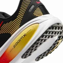 Nike · Vomero 18
