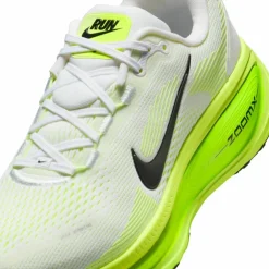 Nike · VOMERO 18