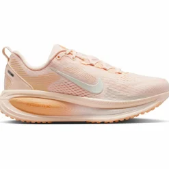Nike · VOMERO 18