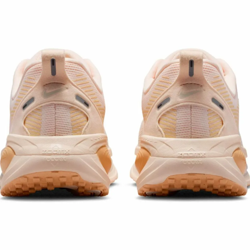 Nike · VOMERO 18
