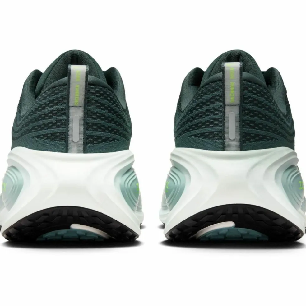 Nike · VOMERO PLUS