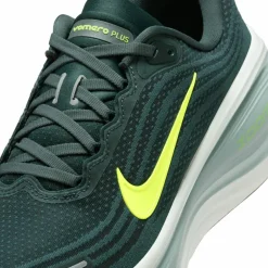 Nike · VOMERO PLUS