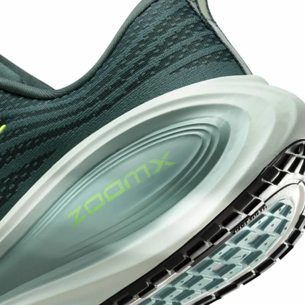 Nike · VOMERO PLUS
