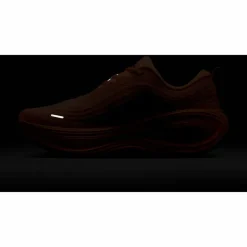 Nike · VOMERO PLUS