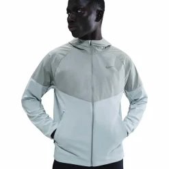 Nike · WNTRZD MILER
