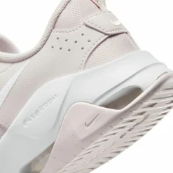Nike · Zoom Bella 6