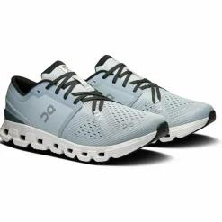 On · Cloud X 4