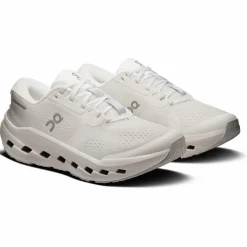 On · Cloudrunner 3