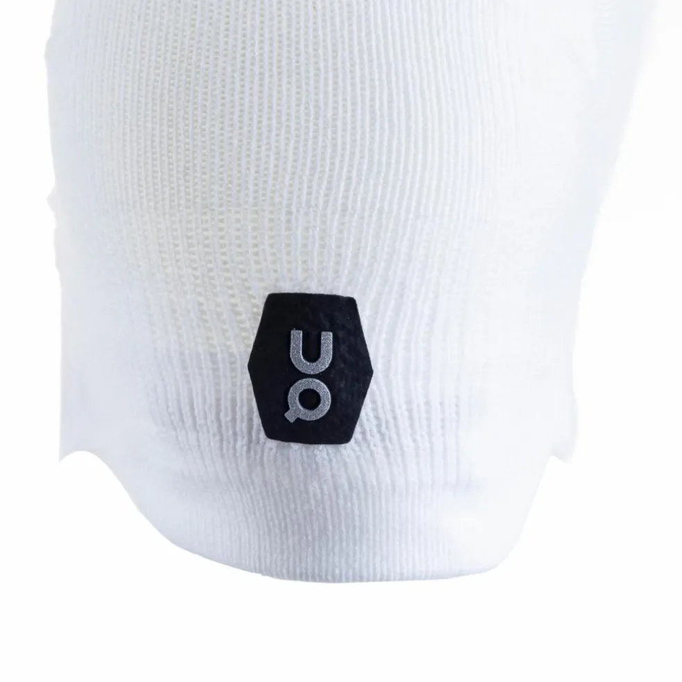 On · PERFORMANCE LOW SOCK W