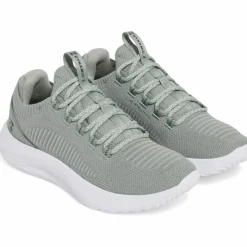 Under Armour · Dynamic 2