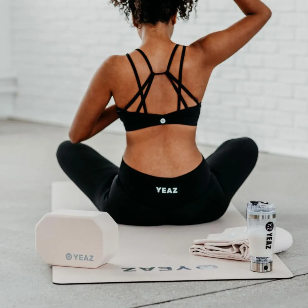YEAZ · AURA