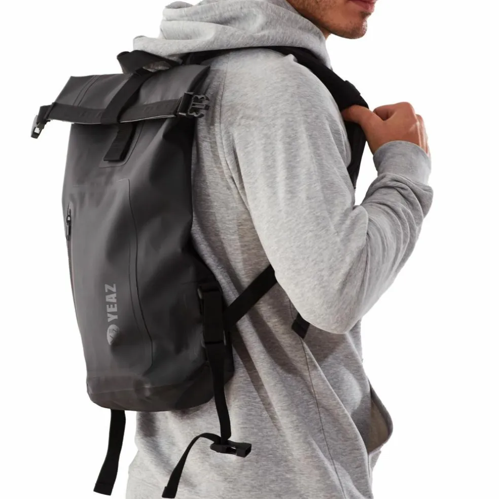 YEAZ · Wasserfester Rucksack schwarzes Logo